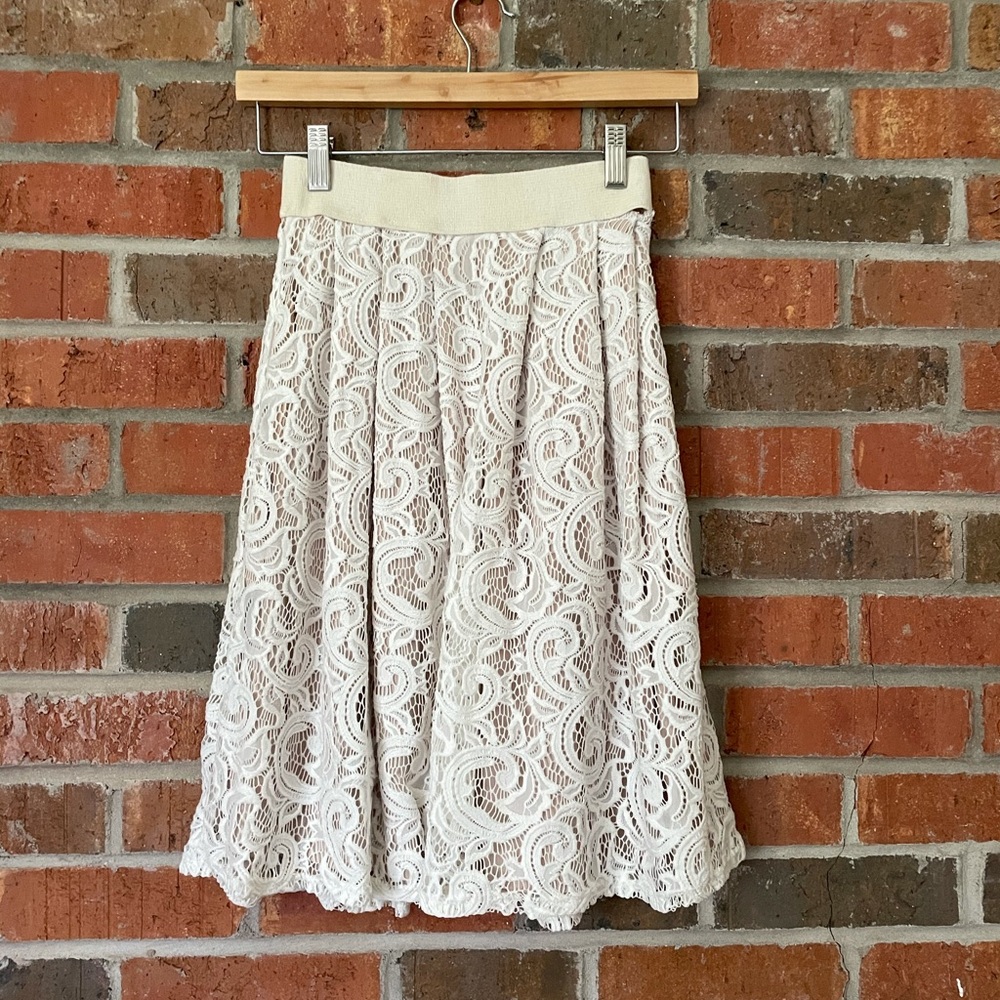 Honey and Lace skirt with pockets